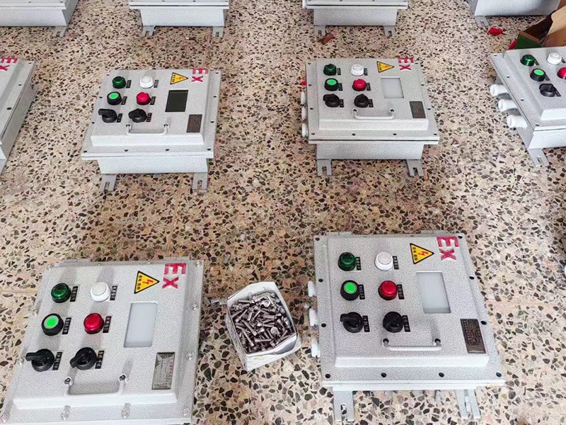 غلاف أكس (ATEX) (بالإنجليزية: Electrical Junction Box)