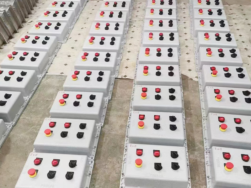 غلاف أكس (ATEX) (بالإنجليزية: Electrical Junction Box)